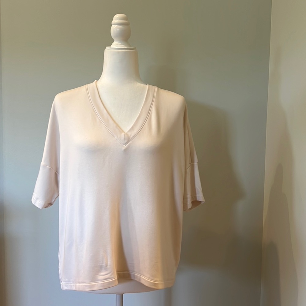 LOFT Lou & Grey super soft cream v-neck dolman sleeve top size Large. Like new